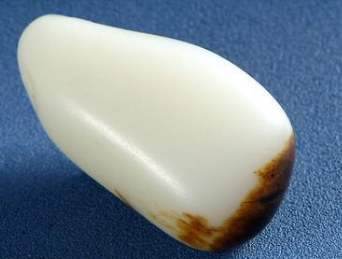 點擊進入下一頁 玉石顏色鑒別 玉石鑒別 石英巖玉 石英巖玉與和田玉 玉石結(jié)構(gòu) 和田玉 白色石英巖玉